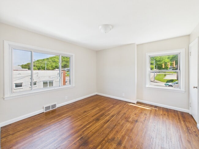 Building Photo - 1036 3rd St
