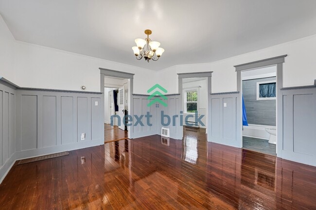 Building Photo - 3 BED & 2 BATH SINGLE FAMILY HOUSE FOR RENT