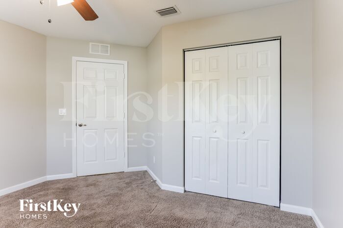 Building Photo - 3031 SW Segovia St