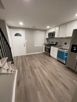 Building Photo - 1900 Dutch Village Dr