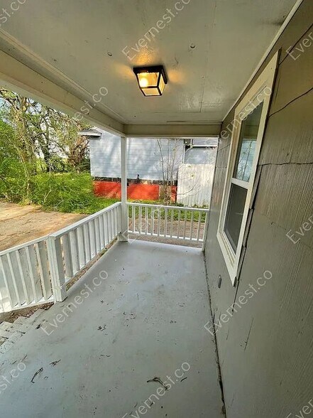 Building Photo - 314 Josanna St