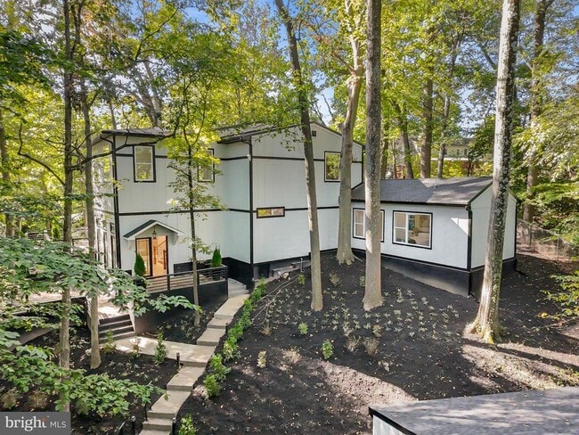 Building Photo - 811 Sligo Creek Pkwy