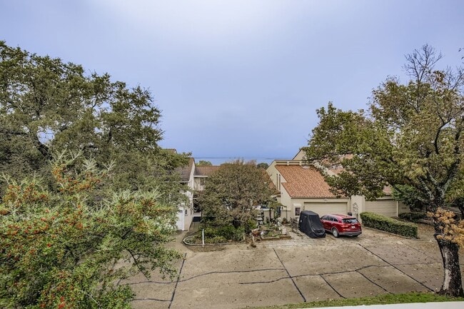 Building Photo - 3323 Augusta Blvd