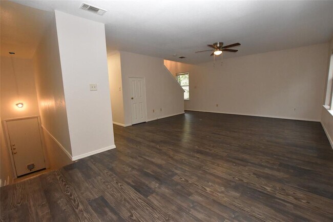 Building Photo - 921 Sagewood Trail