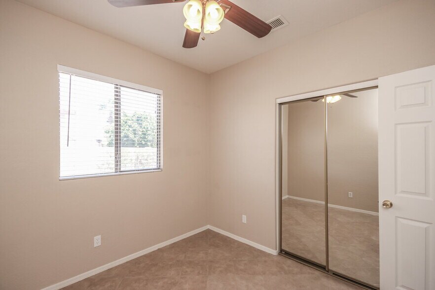 Building Photo - 11170 W Holly St