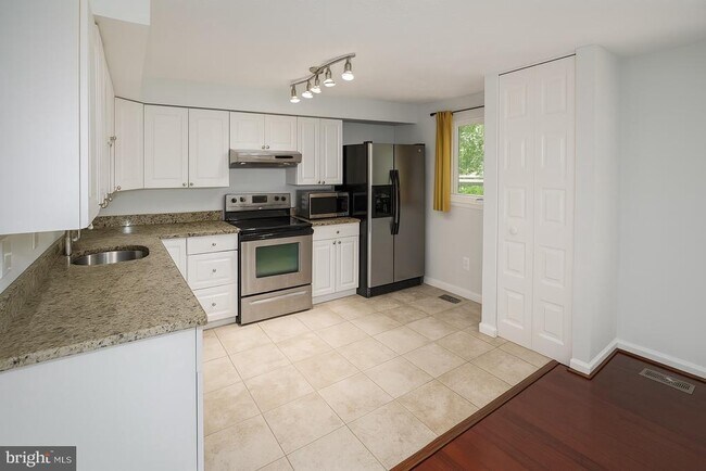 Building Photo - 5564 Caithness Ct