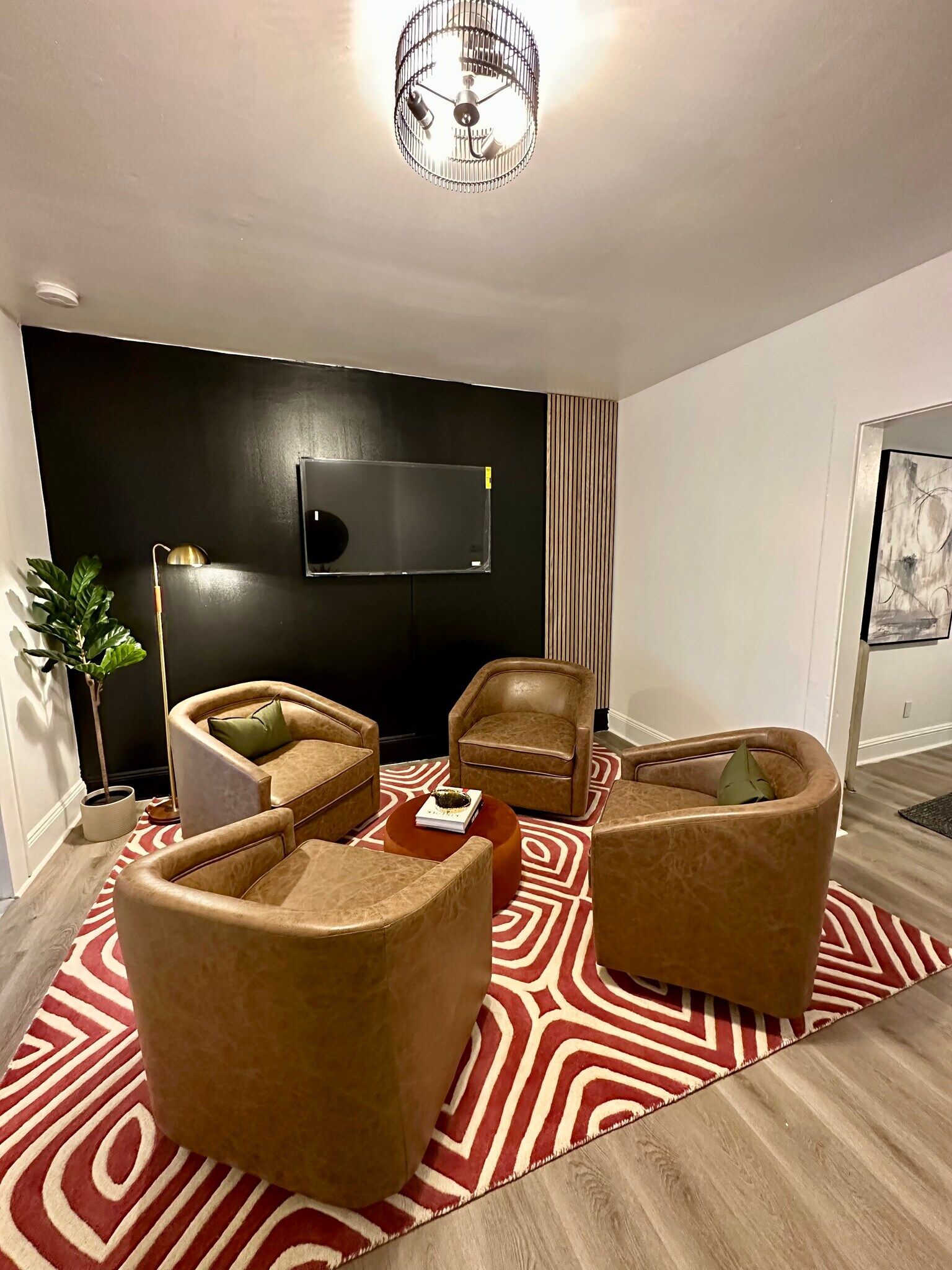 Building Photo - 48 Maple Ave