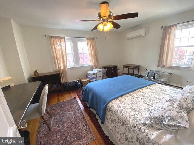 Building Photo - 20 E Abington Ave