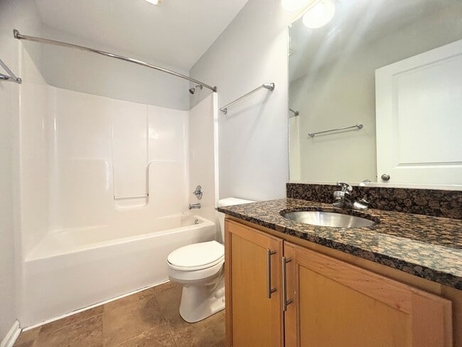 Building Photo - 2122 High St