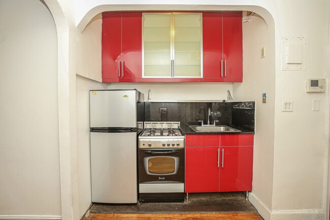 Building Photo - 363 3rd Ave