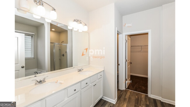 Building Photo - 3658 Madison St