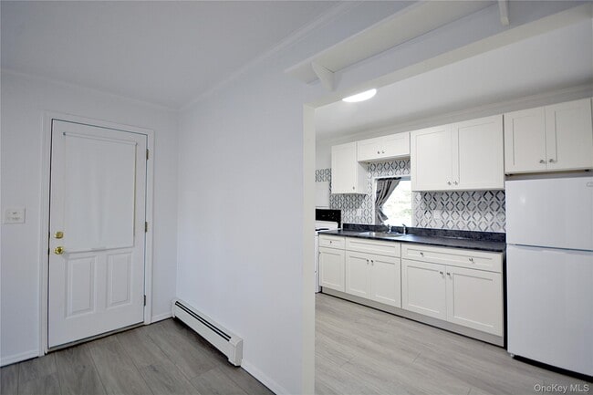 Building Photo - 140 Berg Ave