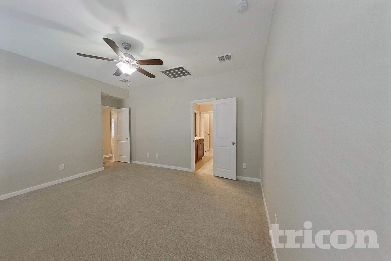 Building Photo - 1214 Cres View Dr