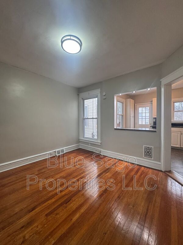 Building Photo - 1411 Lawrence Rd