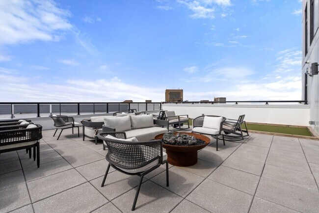 Building Photo - 191 Washington St