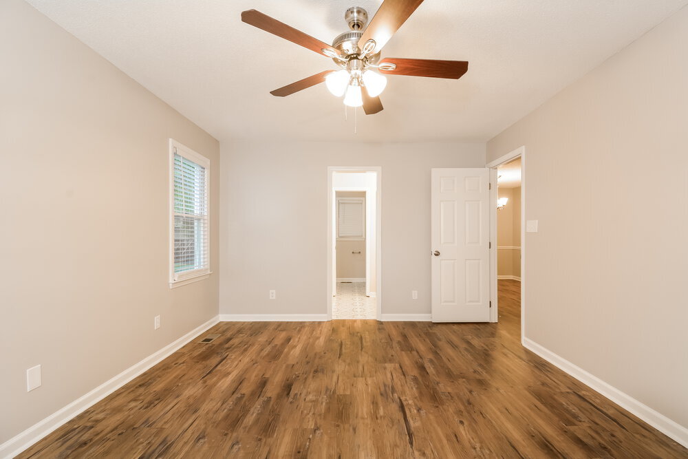 Building Photo - 4504 Aviemore Crescent