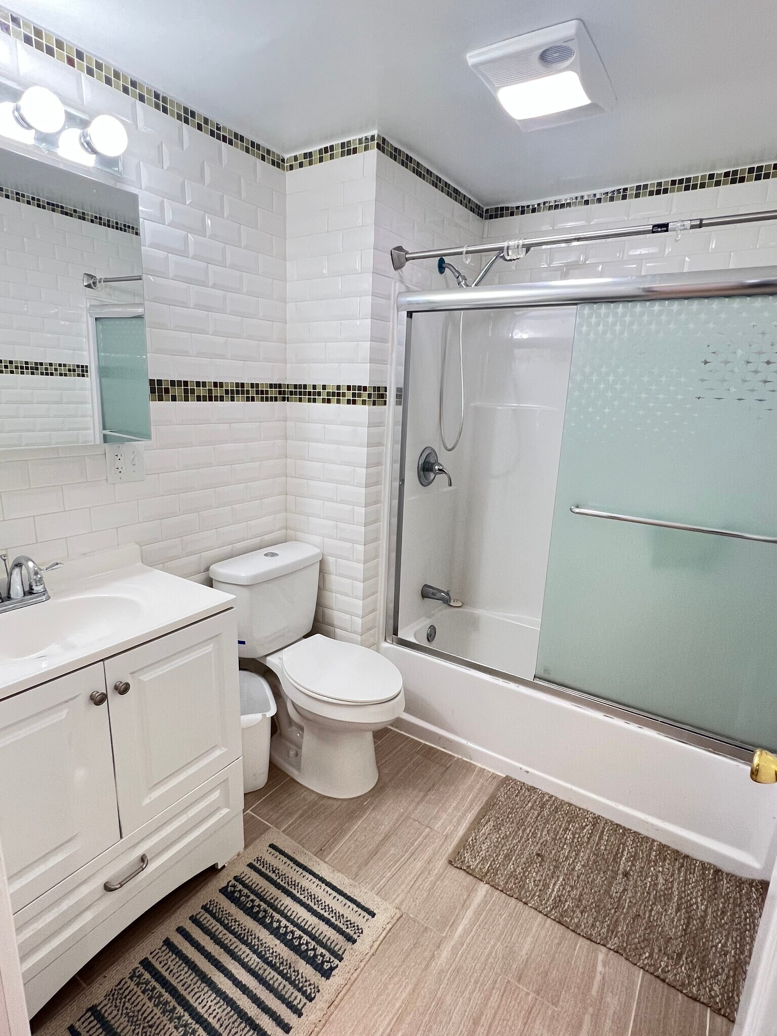 Building Photo - 2507 Sheridan Dr