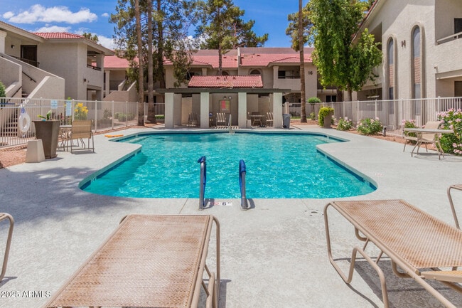 Building Photo - 10610 S 48th St