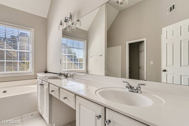 Building Photo - 5 br, 2.5 bath House - 206 Brightwater Dri...