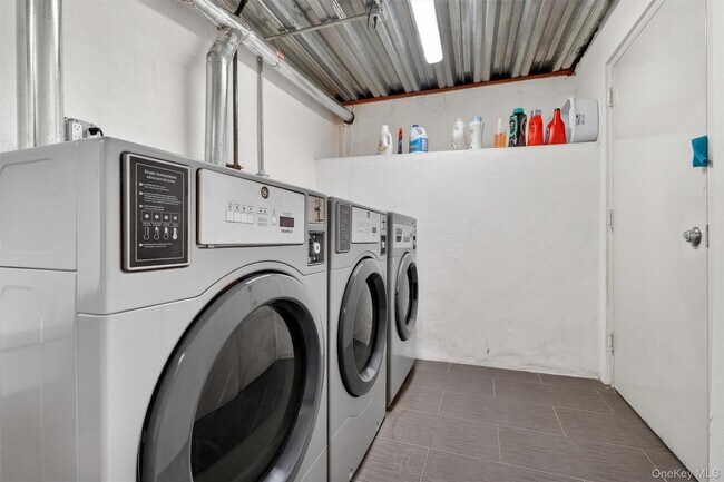 Building Photo - 92 Kimball Ave