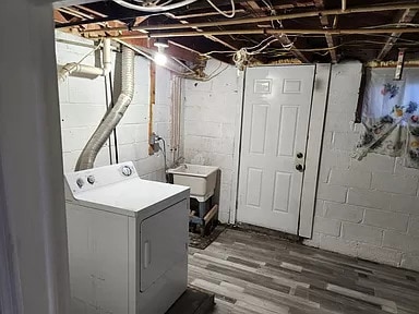 Building Photo - 3 Bedroom County Home