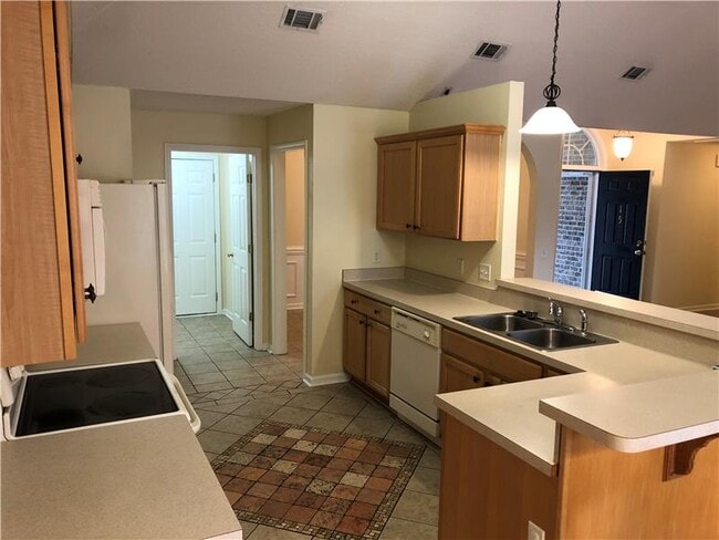 Building Photo - 15 Ledgestone Ln