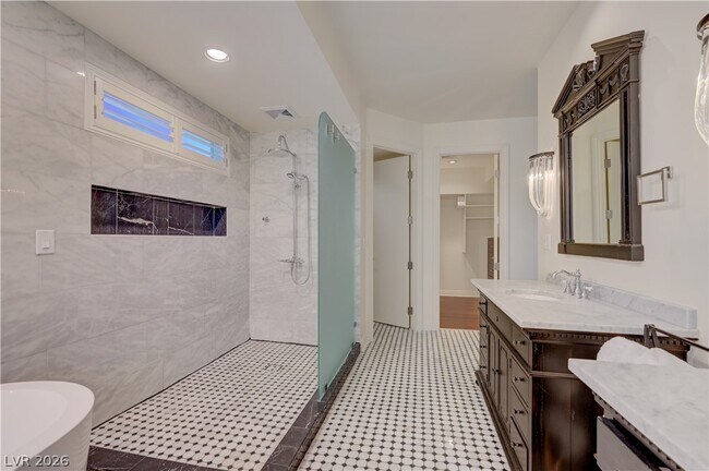 Building Photo - 820 Vegas Valley Dr
