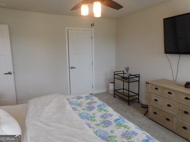 Building Photo - 376 Salt Lk Ln