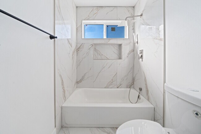 Building Photo - 6733 Lanto St