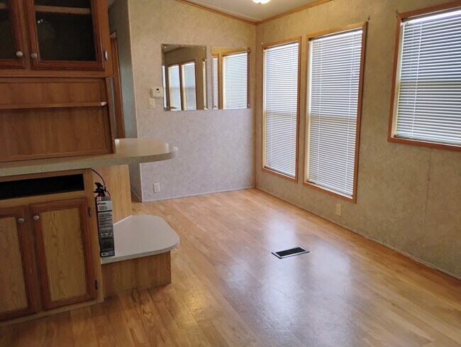 Building Photo - 5A - Park Model  pec meter 572327