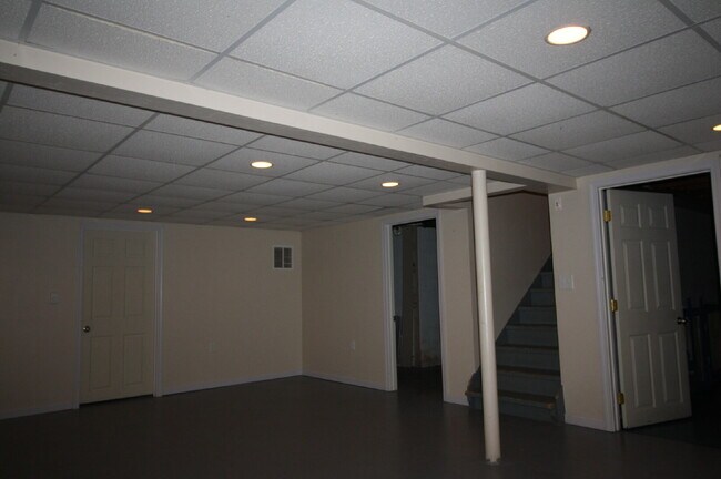 Building Photo - 3 Bedroom Ranch in Appleton