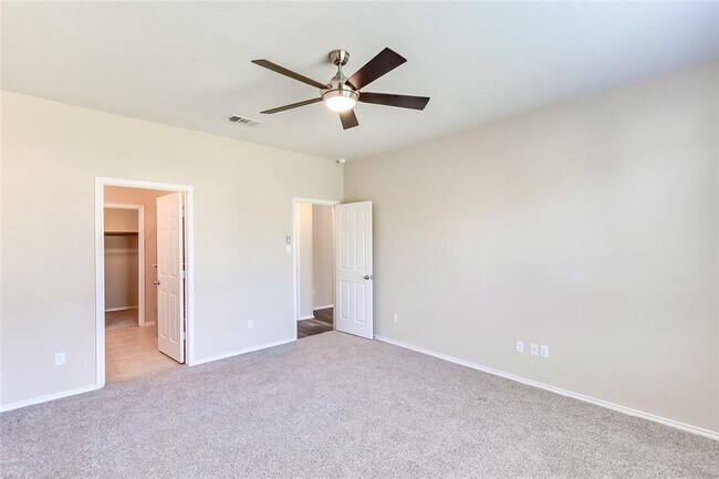 Building Photo - 216 Golden Butterfly Dr