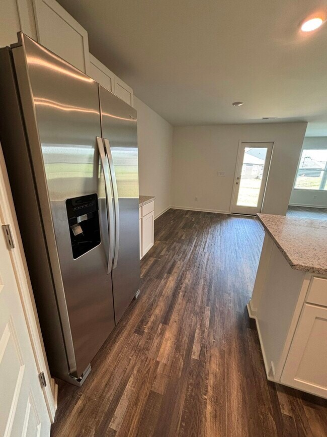 Building Photo - 505 Saddlewood Cv