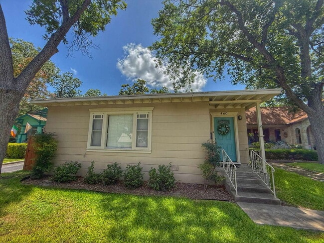 Primary Photo - Unbeatable Location – Walk to the Comal Ri...