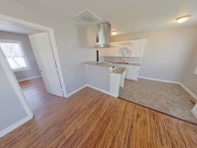 Building Photo - 859 S Terrace Dr