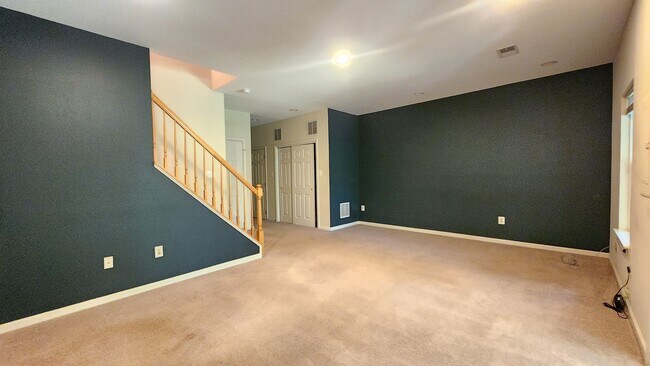 Building Photo - Townhome in Island Creek Subdivision