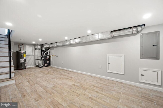 Building Photo - 2540 Sepviva St