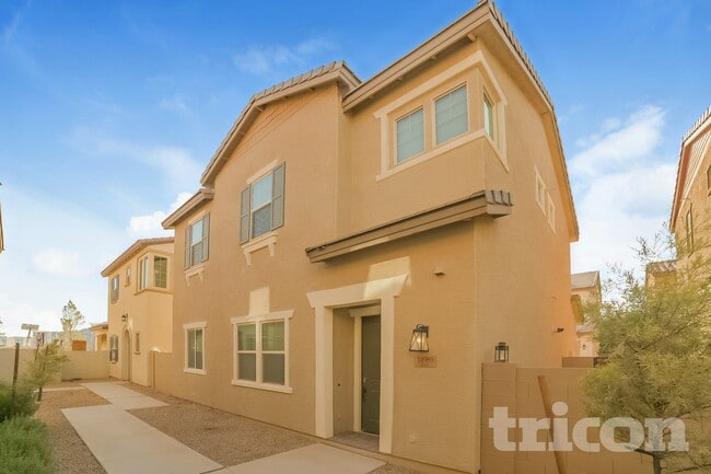 Building Photo - 14989 W Wilshire Dr