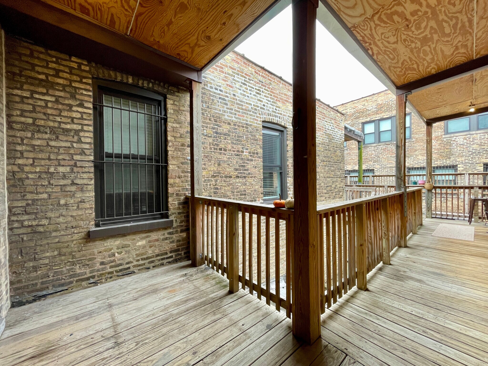 Building Photo - 3405 W Fullerton Ave