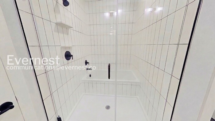 Building Photo - 2220 Webberville Rd