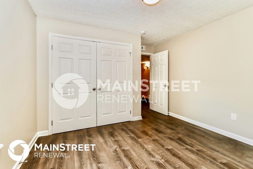 Building Photo - 2913 Dumesnil St