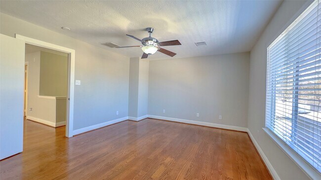 Building Photo - 9923 Farrell Dr