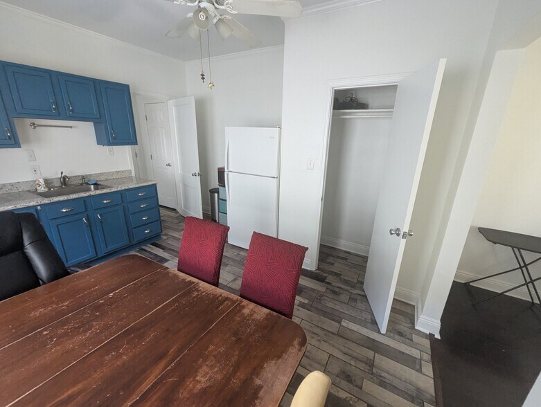 Building Photo - 3806 Bienville St