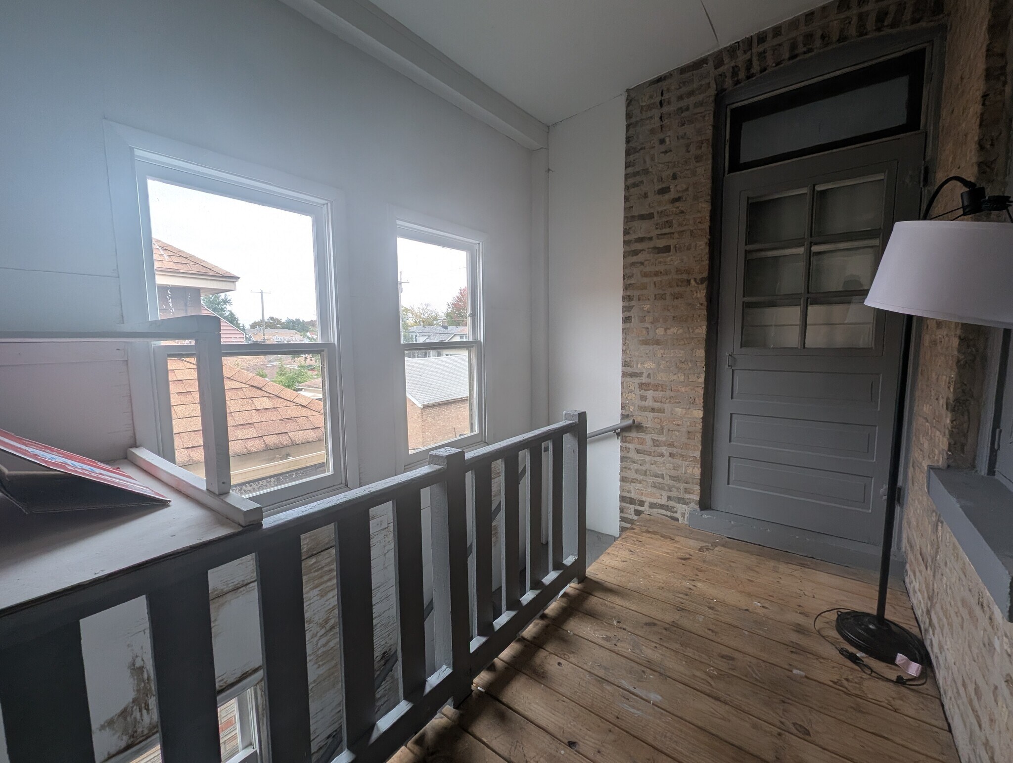 Building Photo - 5820 W Berteau Ave