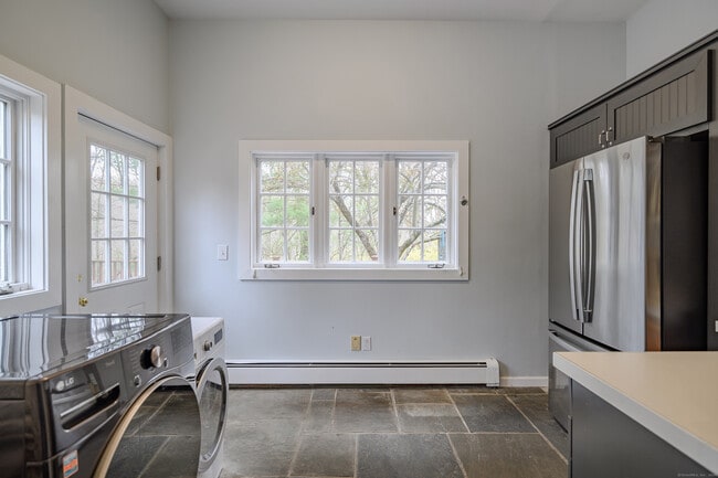 Building Photo - 58 Woodchuck Ln