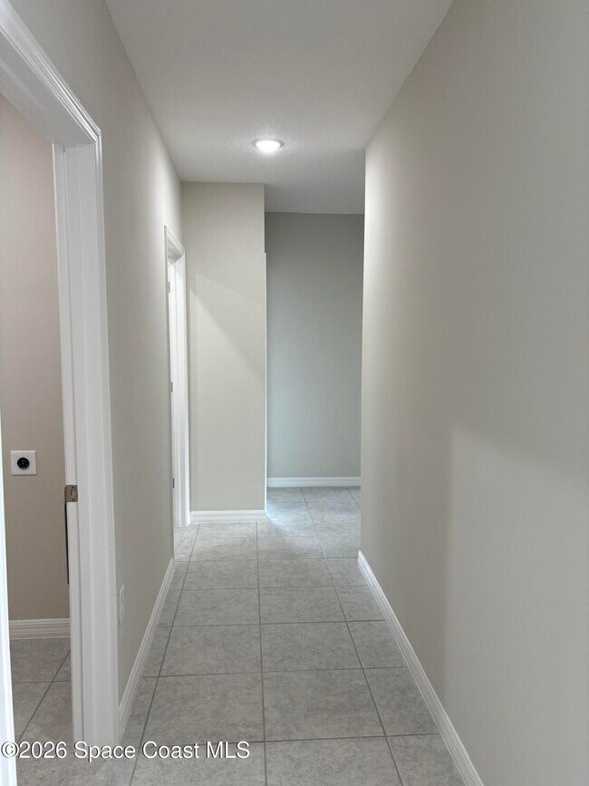 Building Photo - 474 San Filippo Dr SE