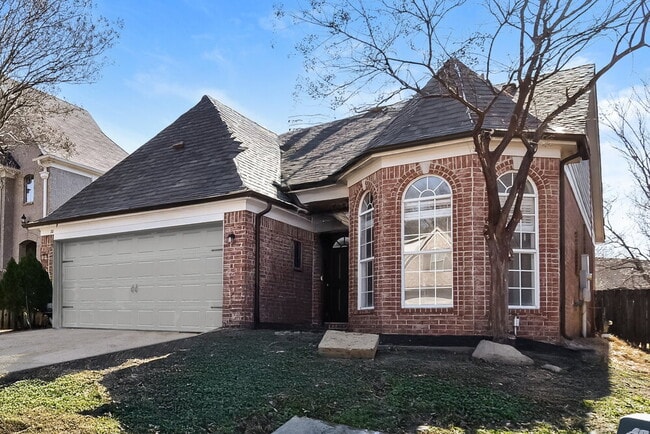 Building Photo - 20 Garden Springs Dr