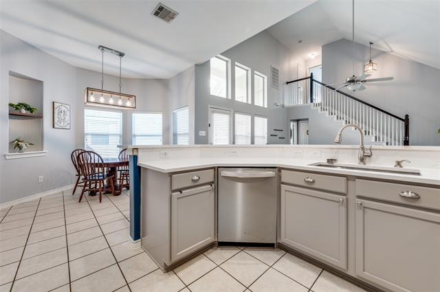 Building Photo - 933 Wenk Ct