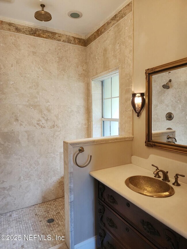 Building Photo - 212 St Johns Ave