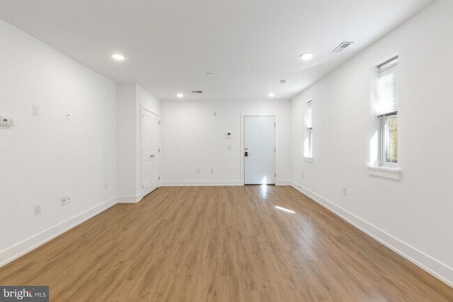 Building Photo - 1335 N Marston St